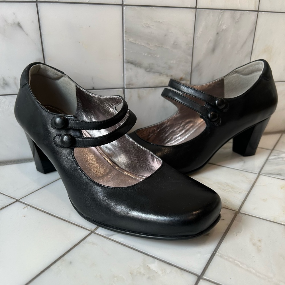 Ecco Comfort Black Leather Mary Jane Pumps